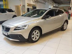 Ljusbrun Begagnad 2019 Volvo V40 CC Kinetic Kombi | 189 900 kr (Marknadspris)
