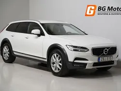 Vit Begagnad 2017 Volvo V90 CC Momentum Kombi | 174 900 kr (Dyr)
