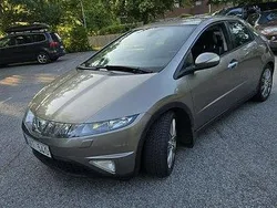 Grå Begagnad 2008 Honda Civic Sport Halvkombi | 48 000 kr (Marknadspris)