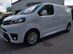 Vit (vit met) Begagnad 2022 Toyota Proace Van | 349 900 kr (Marknadspris)