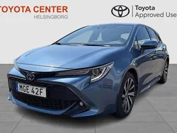 Blå Begagnad 2022 Toyota Corolla Hybrid Style Halvkombi | 239 900 kr (Bra pris)
