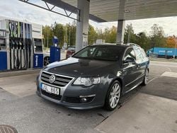 Grå Begagnad 2009 VW Passat R-line Kombi | 49 900 kr (Marknadspris)