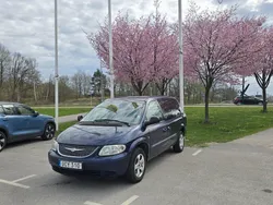 Blå Begagnad 2003 Chrysler Grand Voyager Minibuss | 27 000 kr (Marknadspris)