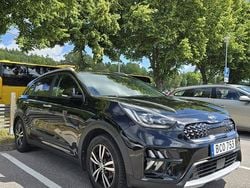 Svart Begagnad 2020 Kia Niro Advance SUV | 209 900 kr (Lite dyr)