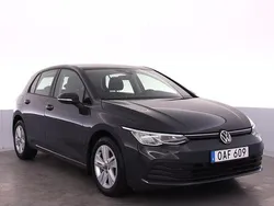 Grå (urano grey) Begagnad 2022 VW Golf VIII Life Kombi | 229 000 kr (Marknadspris)