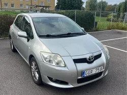 Silver Begagnad 2010 Toyota Auris Halvkombi | 45 000 kr (Marknadspris)
