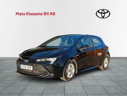 Svart Begagnad 2020 Toyota Corolla Hybrid Active Halvkombi | 199 000 kr (Marknadspris)