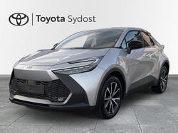 Silver Ny 2025 Toyota C-HR Style SUV | 409 800 kr (Marknadspris)