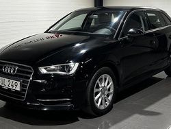 Svart Begagnad 2015 Audi A3 Sportback Attraction Halvkombi | 119 900 kr (Marknadspris)