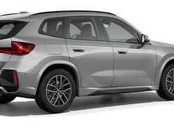 Grå (space silver metallic) Ny 2025 BMW X1 Shadowline SUV | 612 600 kr (Marknadspris)