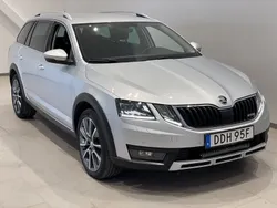 Silver Begagnad 2020 Skoda Octavia Scout Kombi | 269 900 kr (Marknadspris)