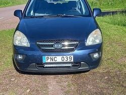 Begagnad 2007 Kia Carens Minibuss | 12 000 kr