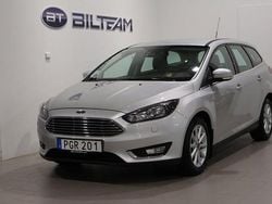 Grå Begagnad 2017 Ford Focus Titanium Kombi | 134 900 kr (Marknadspris)