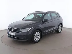 Grå Begagnad 2021 VW Tiguan SUV | 269 000 kr (Marknadspris)