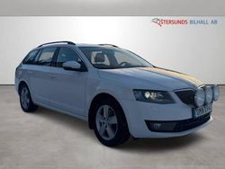 Vit Begagnad 2016 Skoda Octavia Ambition Kombi | 129 900 kr (Lite dyr)