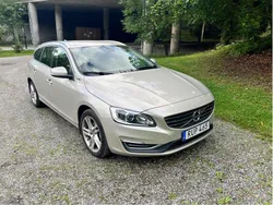 Brun Begagnad 2017 Volvo V60 Summum Kombi | 200 000 kr (Marknadspris)