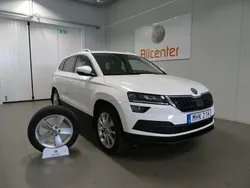 Vit Begagnad 2019 Skoda Karoq SUV | 269 900 kr (Marknadspris)