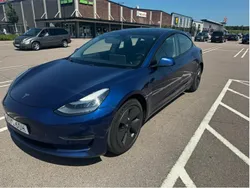 Blå Begagnad 2021 Tesla Model 3 Long Range Sedan | 279 000 kr (Marknadspris)