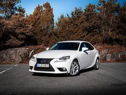 Vit Begagnad 2014 Lexus IS300h Executive Line Sedan | 124 900 kr