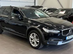 Svart Begagnad 2017 Volvo V90 CC Kombi | 189 000 kr (Marknadspris)