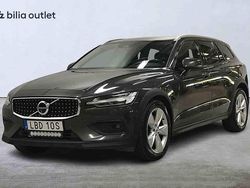 Grå Begagnad 2021 Volvo V60 CC Kombi | 244 900 kr (Marknadspris)