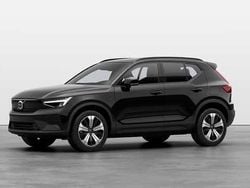 Svart Begagnad 2022 Volvo XC40 Core SUV | 339 500 kr