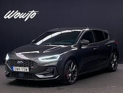 Grå Begagnad 2023 Ford Focus ST Halvkombi | 389 800 kr