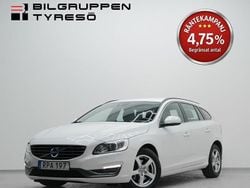 Vit Begagnad 2015 Volvo V60 Momentum Kombi | 139 900 kr (Marknadspris)