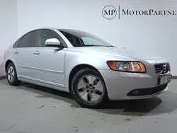 Ljusgrå Begagnad 2010 Volvo S40 Momentum Sedan | 49 900 kr (Marknadspris)