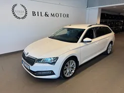 Vit Begagnad 2019 Skoda Superb Business Line Kombi | 279 900 kr (Marknadspris)