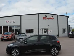 Svart Begagnad 2017 Renault Clio IV Zen Halvkombi | 79 901 kr (Marknadspris)