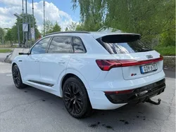 Vit Begagnad 2024 Audi Q8 e-tron S-Line SUV | 799 000 kr (Dyr)