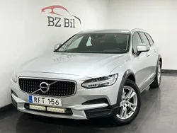 Silver Begagnad 2018 Volvo V90 CC Momentum Kombi | 209 900 kr (Marknadspris)
