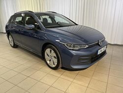 Anemone blue metallic Begagnad 2024 VW Golf VIII Kombi | 294 500 kr (Marknadspris)