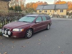 Röd Begagnad 2005 Volvo V70 Momentum Kombi | 15 000 kr (Bra pris)