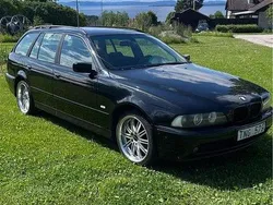 Svart Begagnad 2003 BMW 520 Kombi | 29 000 kr (Marknadspris)