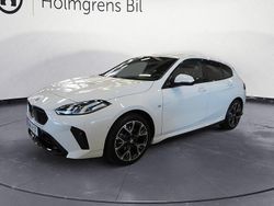 Vit Begagnad 2025 BMW 120 M Sport Halvkombi | 374 800 kr