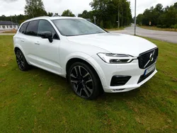Vit (vitmet) Begagnad 2018 Volvo XC60 R-Design SUV | 359 000 kr (Marknadspris)