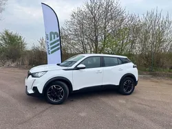 Vit Begagnad 2021 Peugeot 2008 Active SUV | 149 900 kr (Marknadspris)