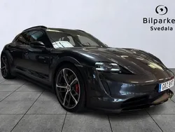 Mörkgrå (grå) Begagnad 2022 Porsche Taycan 4S Cross Turismo Sedan | 799 990 kr (Superpris)