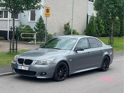 Grå Begagnad 2010 BMW 520 M Sport Sedan | 99 900 kr (Marknadspris)