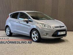Grå Begagnad 2011 Ford Fiesta Titanium Halvkombi | 79 000 kr (Dyr)