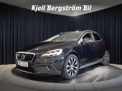 Svart Begagnad 2018 Volvo V40 CC Momentum Kombi | 199 000 kr (Marknadspris)