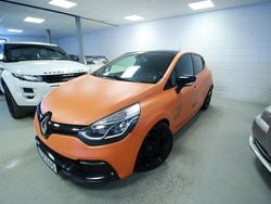 Orange Begagnad 2014 Renault Clio IV R.S. Halvkombi | 124 800 kr