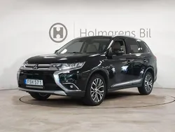 Svart Begagnad 2017 Mitsubishi Outlander SUV | 229 800 kr (Dyr)