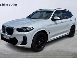 Vit Begagnad 2022 BMW iX3 SUV | 374 900 kr (Superpris)