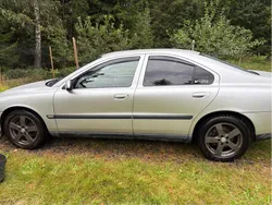 Grå Begagnad 2003 Volvo S60 Business Edition Sedan | 15 000 kr (Bra pris)