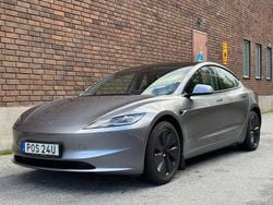 Grå Begagnad 2024 Tesla Model 3 Long Range AWD Sedan | 519 500 kr