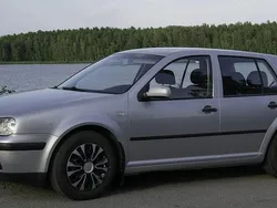 Silver Begagnad 2001 VW Golf IV Basis Halvkombi | 20 000 kr (Lite dyr)