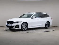 Vit Begagnad 2021 BMW 330e Shadowline Kombi | 279 000 kr (Marknadspris)
